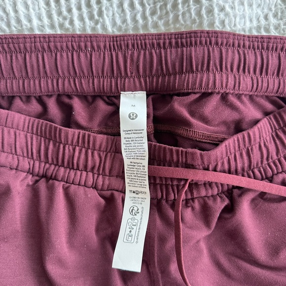 Lululemon Athletica Red Athletic Shorts Lightweight Breathable Design - Picture 3 of 3